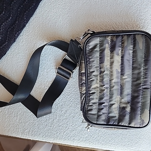 Camouflage Crossbody Bag - Picture 3 of 5